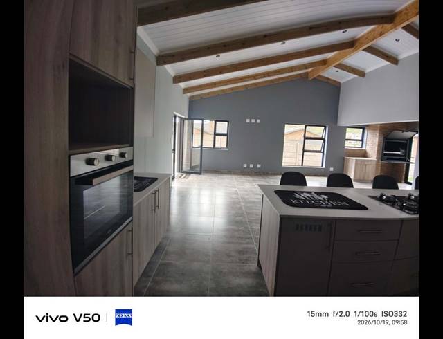 3 BEDROOM TOWNHOUSE FOR SALE IN ISLAND VIEW